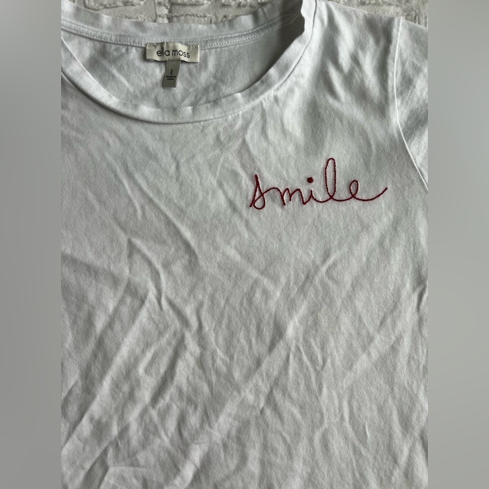 Ella Moss Crew Neck Short Sleeve Tee “smile” is Embroidered Woman’s Size Large